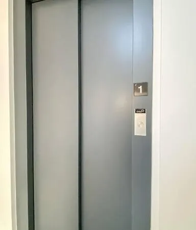 Διαμέρισμα Modern With Location Parador, *