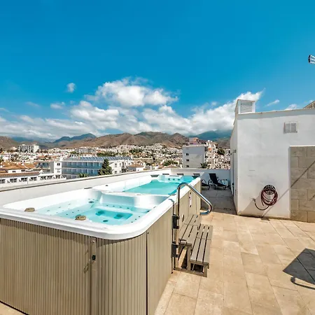 Modern With Location Parador,